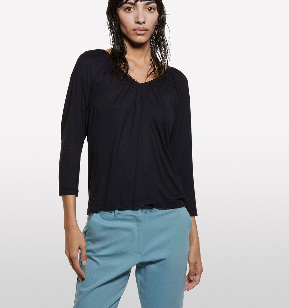 Black t-shirt with curl - women's long sleeve t-shirts - Black | Sisley image number 3